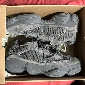 YEEZY 500 GRANIT